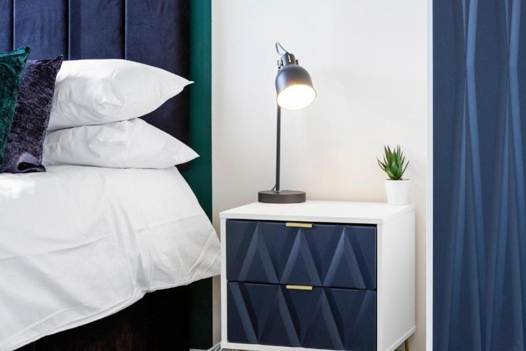 Stylish 3 Bed Edinburgh Abode-Parking And Gardenアパートメント エクステリア 写真