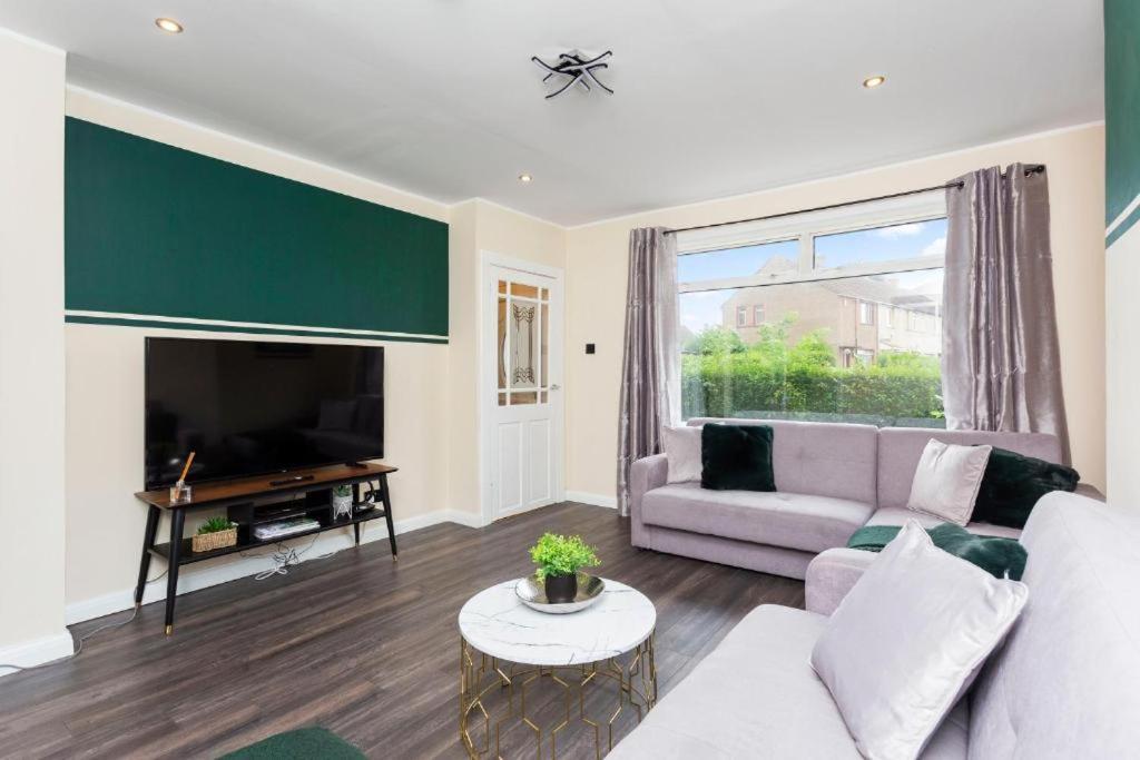 Stylish 3 Bed Edinburgh Abode-Parking And Gardenアパートメント エクステリア 写真
