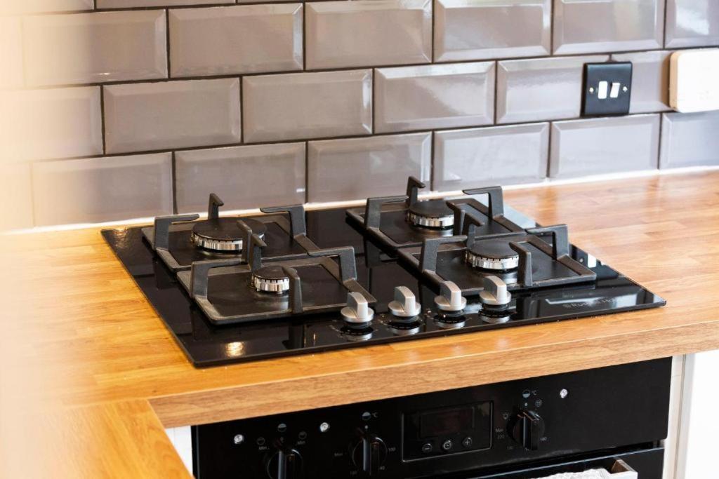 Stylish 3 Bed Edinburgh Abode-Parking And Gardenアパートメント エクステリア 写真