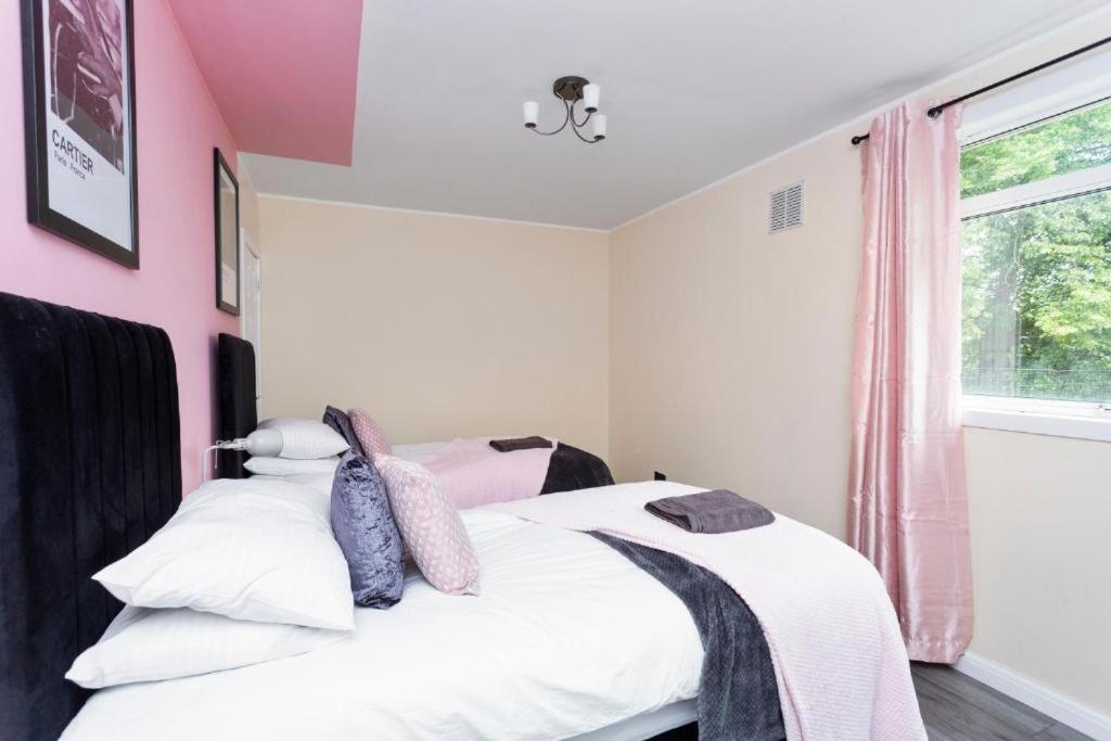 Stylish 3 Bed Edinburgh Abode-Parking And Gardenアパートメント エクステリア 写真