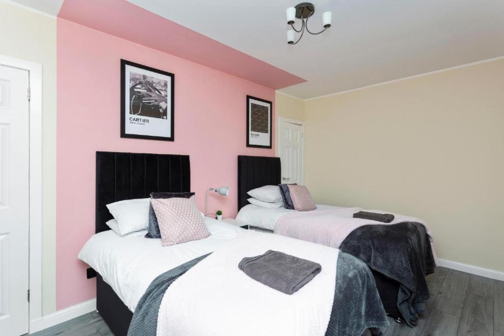 Stylish 3 Bed Edinburgh Abode-Parking And Gardenアパートメント エクステリア 写真